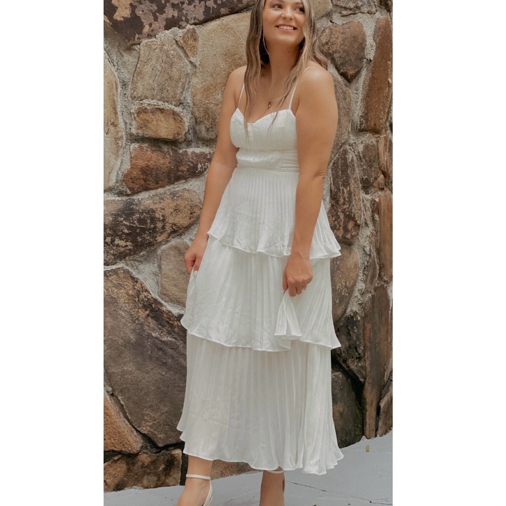 Lulu's White Tiered Midi Dress